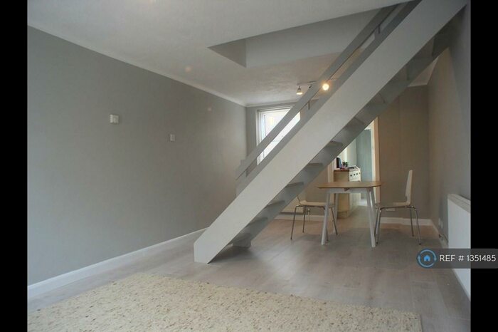 2 Bedroom Terraced House To Rent In East Street, Leighton Buzzard, LU7