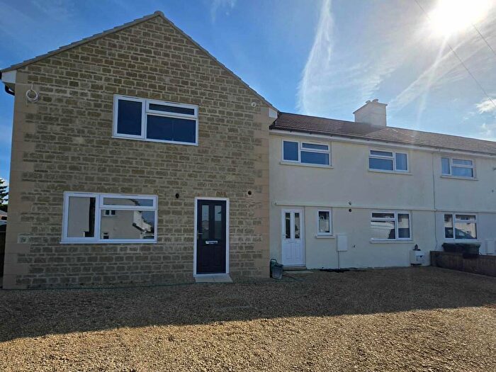 2 Bedroom Flat To Rent In Park Road Bed Flat, Stonehouse, GL10