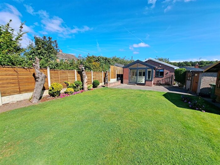 3 Bedroom Detached Bungalow For Sale In Cleveland Garth, Lupset Park, Wakefield, WF2