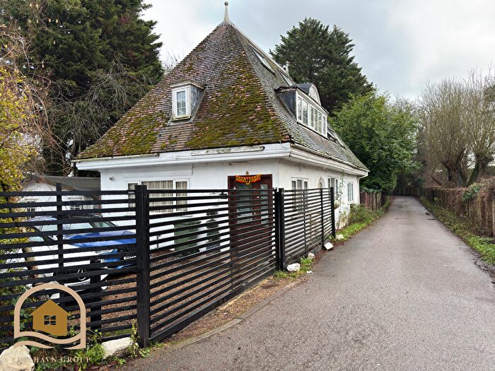 5 Bedroom Detached House For Sale In Ferry Lane, Staines-Upon-Thames, TW19