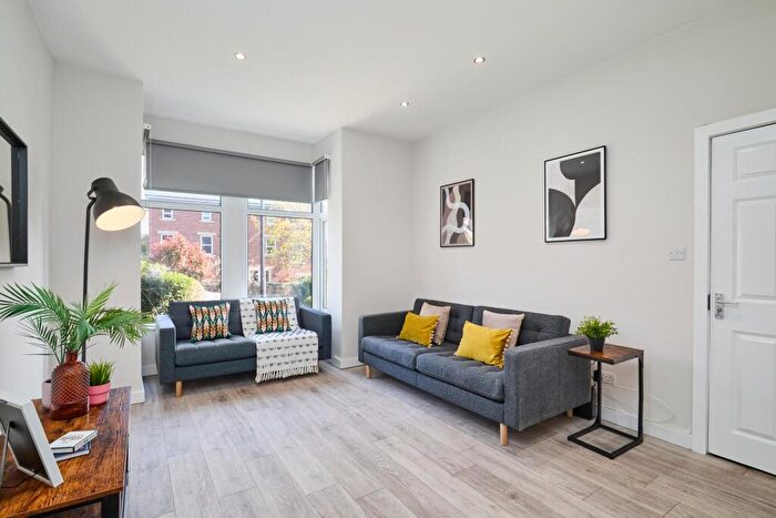 7 Bedroom House To Rent In Chapel Lane, Leeds, LS6