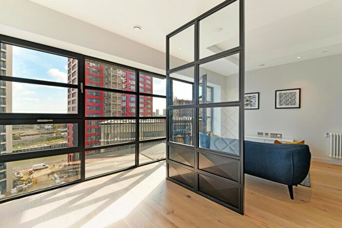 Apartment To Rent In Amelia House, London City Island, London, E14