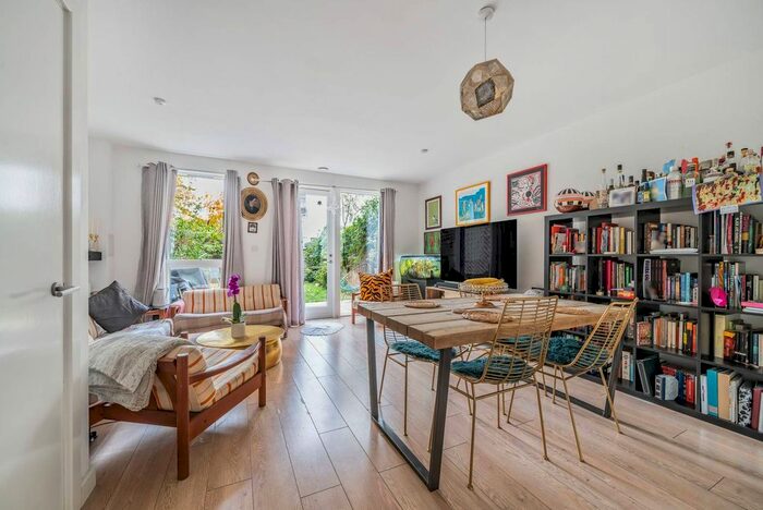 4 Bedroom Terraced House To Rent In Foundry Mews, Walthamstow, London, E17