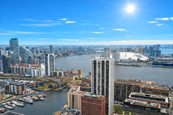 Apartment For Sale In Park Drive, Canary Wharf, London, E14
