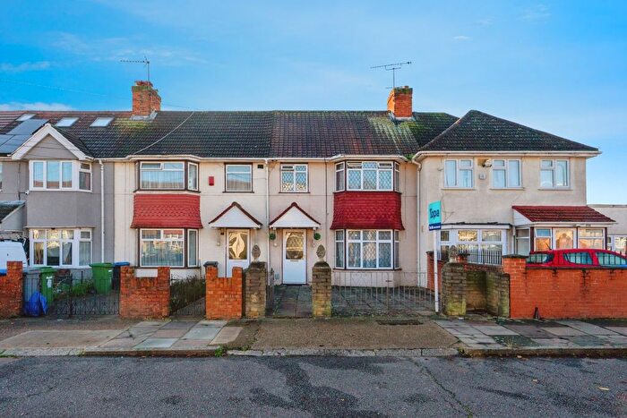 3 Bedroom Terraced House For Sale In Tokyngton Avenue, Wembley, HA9