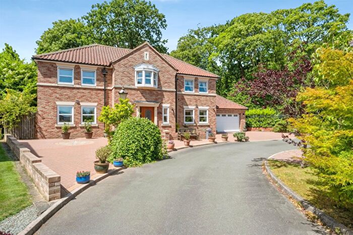 4 Bedroom Detached House For Sale In Racecourse Close, Swinton, Mexborough, S64