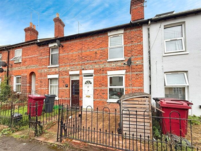 3 Bedroom Terraced House For Sale In Blenheim Gardens, Reading, Berkshire, RG1