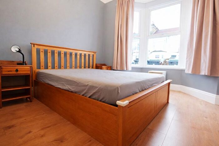 2 Bedroom Flat To Rent In Parkhurst Road, Bowes Park/Bounds Green, N22
