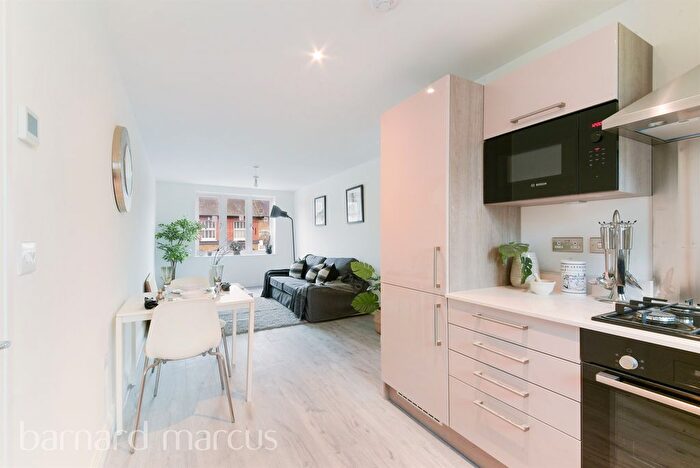 1 Bedroom Flat For Sale In Hartfield Road, London, SW19