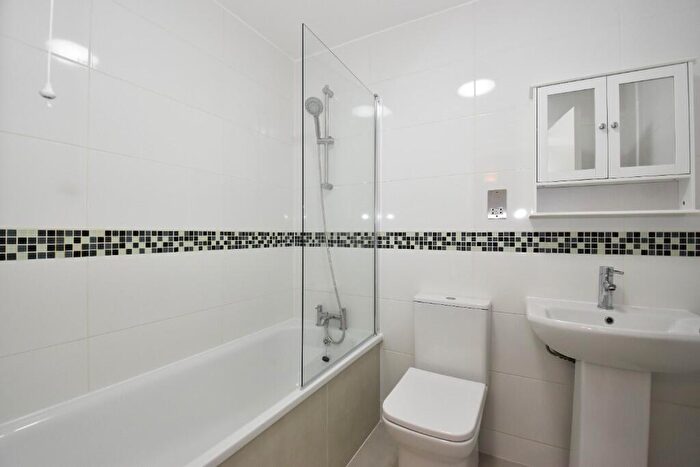 2 Bedroom Apartment To Rent In The Boulevard, Crawley, West Sussex, RH10