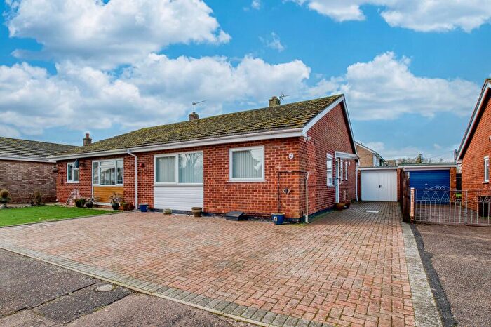 2 Bedroom Semi-Detached Bungalow For Sale In Copeman Road, Roydon, IP22