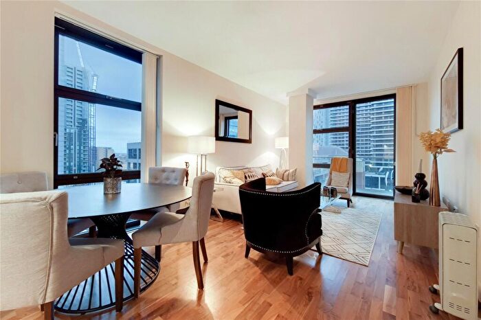 2 Bedroom Flat To Rent In South Quay Square, Isle Of Dogs, E14