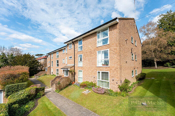 1 Bedroom Flat For Sale In Wettern Close, Sanderstead, CR2