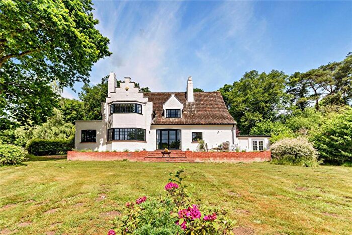 4 Bedroom Detached House For Sale In Bishops Green, Newbury, Berkshire, RG20