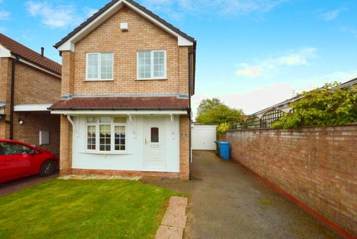 3 Bedroom Detached House To Rent In Edge Hill Drive, Perton, Wolverhampton, WV6