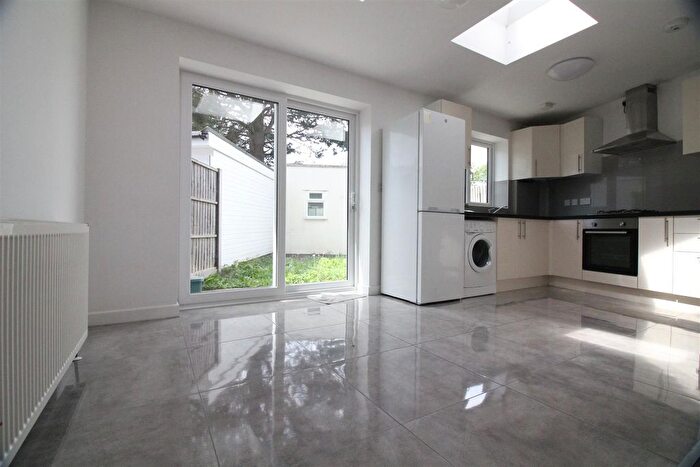 4 Bedroom Terraced House To Rent In Whitton Avenue East, Greenford, UB6