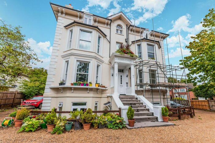 1 Bedroom Flat To Rent In Raglan Road, Reigate RH2