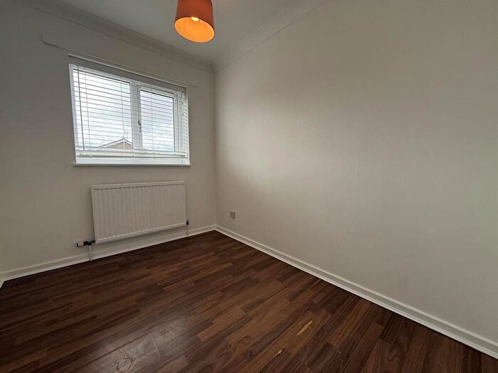 3 Bedroom Detached House To Rent In Broadley Close, Hull, HU9