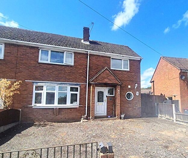 3 Bedroom Semi-detached House For Sale In Holly Road, Dawley, Telford, Shropshire, TF4