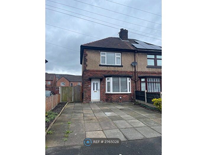 2 Bedroom Semi Detached House To Rent In School St, Bolton, BL3