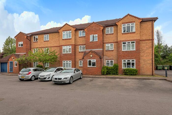 1 Bedroom Studio To Rent In Corfe Place, Maidenhead, SL6