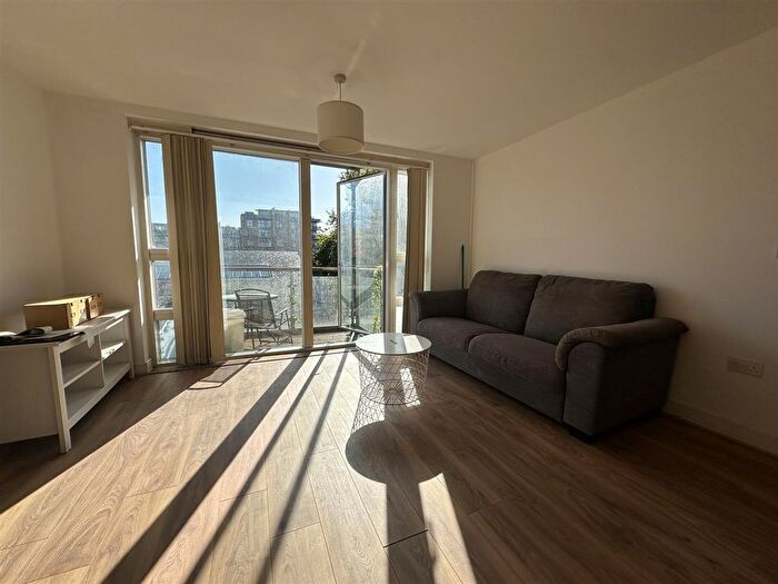 1 Bedroom Flat To Rent In Bell Avenue, Bristol, BS1
