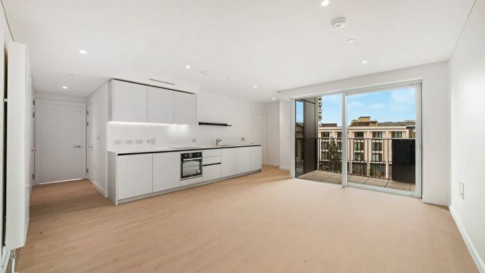 2 Bedroom Flat To Rent In Viola House, Elephant Amp; Castle, London, SE1