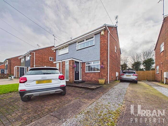 2 Bedroom Semi-Detached House For Sale In Dunvegan Road, Hull, HU8