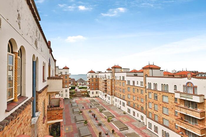 2 Bedroom Flat For Sale In Sea Road, Boscombe, Bournemouth, Dorset, BH5