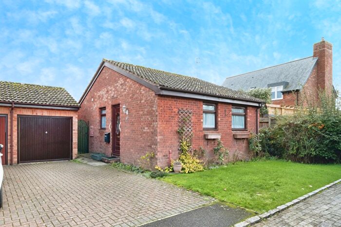 2 Bedroom Detached Bungalow For Sale In Spinney Close, Steeple Claydon, Buckingham, MK18
