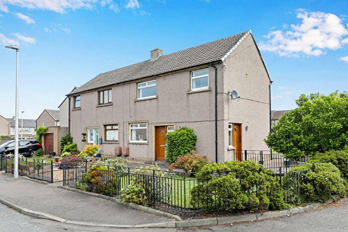3 Bedroom Semi-Detached House For Sale In Quarryfoot Gardens, Bonnyrigg, EH19