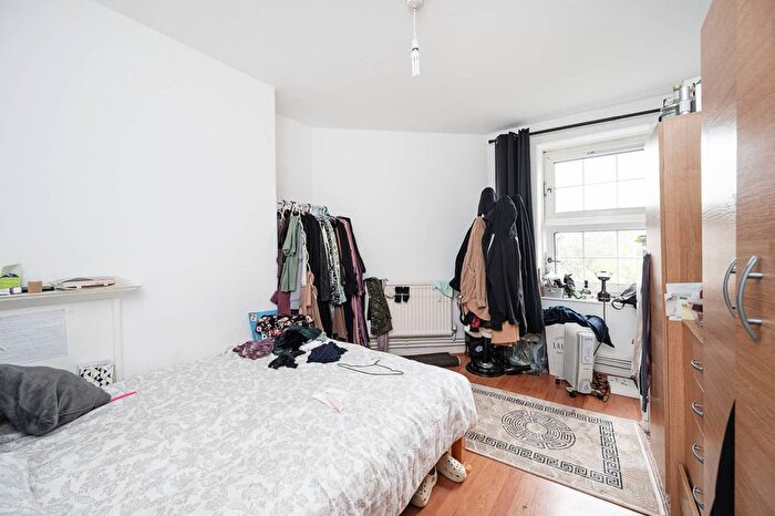 2 Bedroom Flat For Sale In Newcourt House, Pott Street, Bethnal Green, London, E2