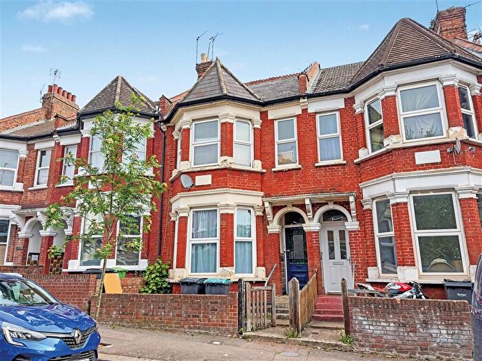 1 Bedroom Flat For Sale In Rathcoole Avenue, Hornsey, N8
