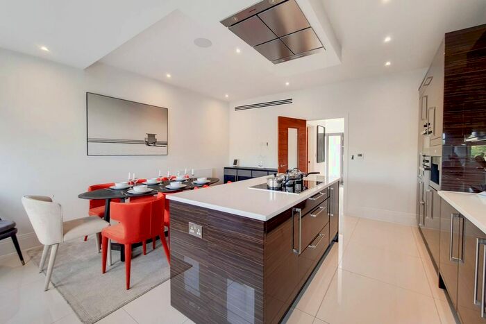 3 Bedroom Terraced House To Rent In Rainville Road, Hammersmith, London, W6