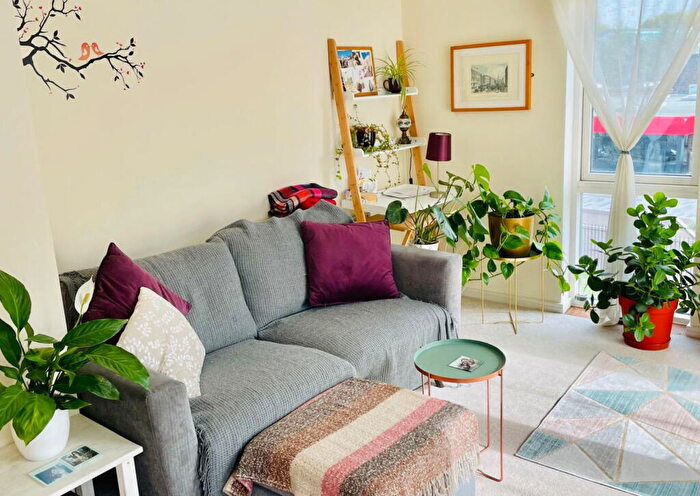 2 Bedroom Flat For Sale In Ruby Way, Colindale, London, NW9