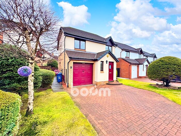 3 Bedroom Detached House For Sale In Garnie Avenue, Erskine, PA8