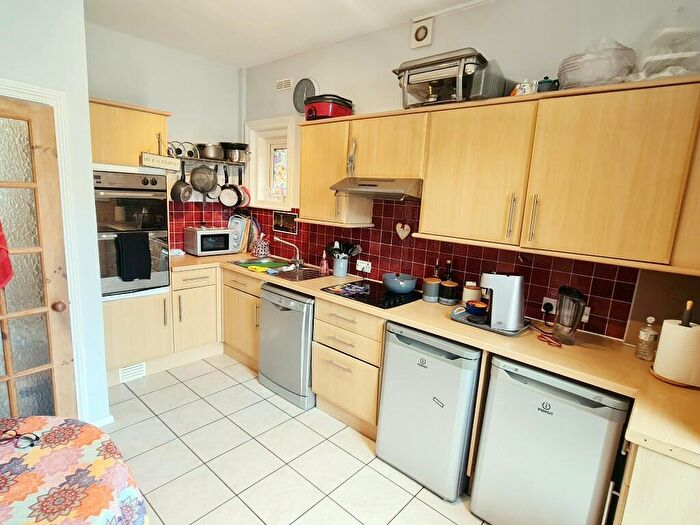 1 Bedroom Flat For Sale In Chatsworth Road, Charminster, Bournemouth, BH8
