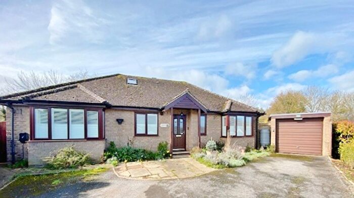 3 Bedroom Detached Bungalow For Sale In Beanhill Road, Ducklington, OX29