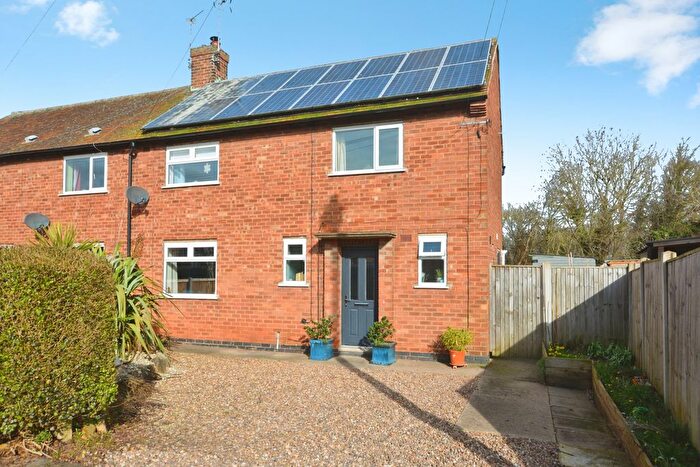 3 Bedroom Semi-Detached House For Sale In Norwood Gardens, Southwell, NG25