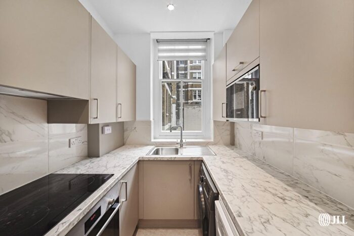 3 Bedroom Flat To Rent In Palace Mansions, Kensington, W14