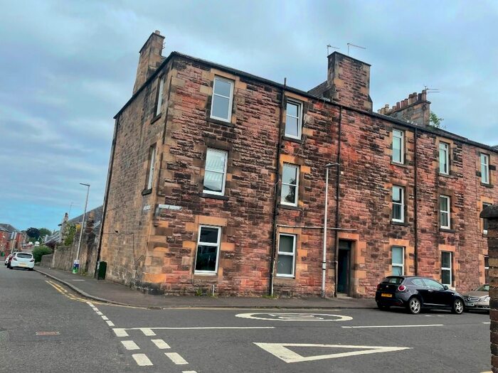 3 Bedroom Flat To Rent In James Street, Riverside, Stirling, FK8