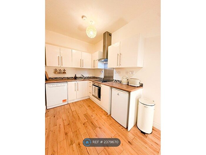 4 Bedroom Flat To Rent In Amersham Road, London, SE14