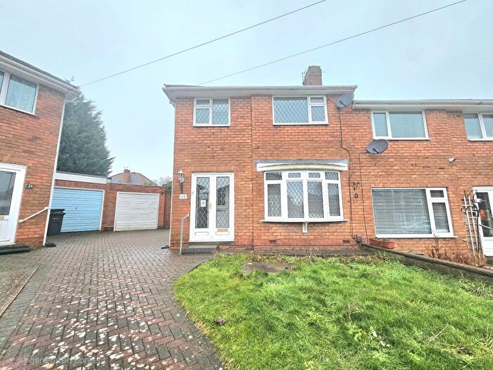 3 Bedroom Semi Detached House For Sale In Quincey Drive, Birmingham, B24