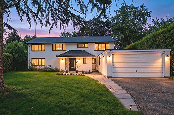 5 Bedroom Detached House For Sale In West Byfleet, Surrey, KT14
