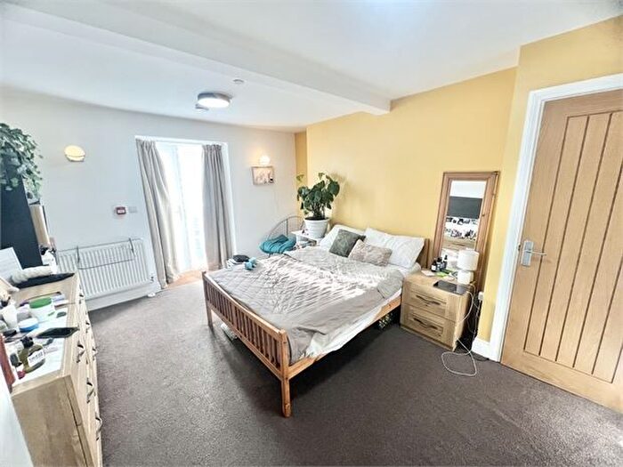 2 Bedroom Flat To Rent In Walter Road, Swansea, SA1