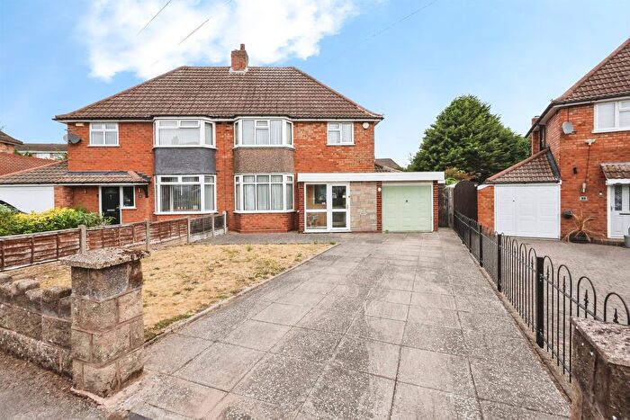 3 Bedroom Semi-Detached House For Sale In Southfield Avenue, Castle Bromwich, Birmingham, B36