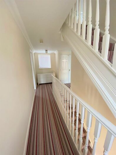 4 Bedroom Town House To Rent In Cardinal Close, Birmingham, B17