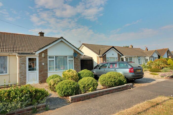 2 Bedroom Semi-Detached Bungalow To Rent In Oakwood Road, Hayling Island, PO11