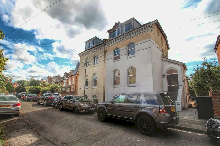 1 Bedroom Ground Flat To Rent In Matham Road, East Molesey, KT8