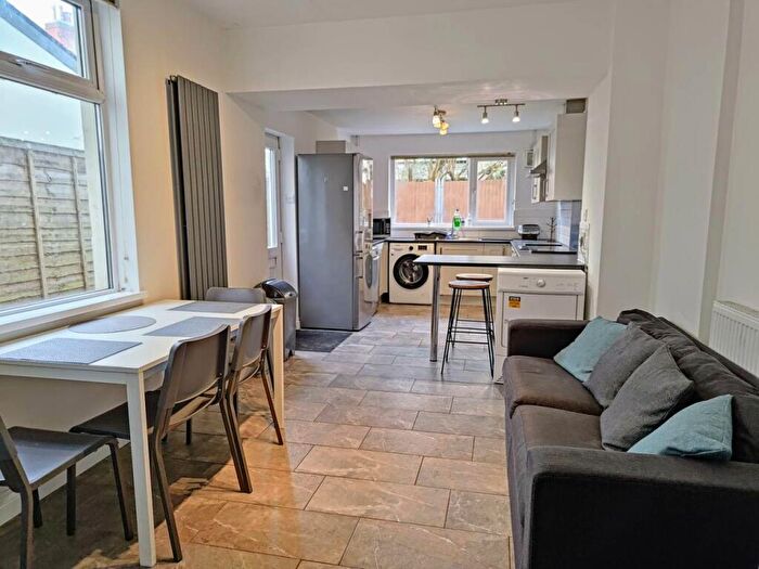 4 Bedroom House To Rent In Moy Road, Roath, CF24